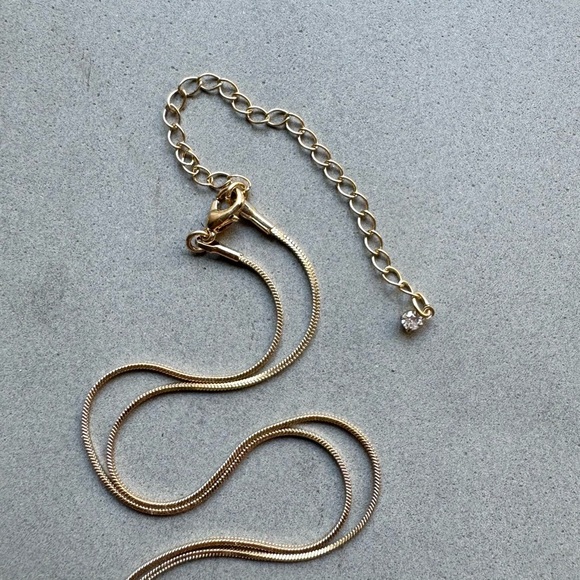 Handmade Dried Pink Daisy Gold Pendant Necklace - Picture 3 of 4